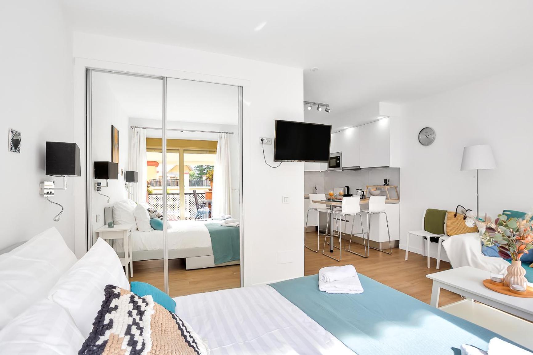 Modern Beach Apartment Romana Playa 723 In Marbella, Elviria Exterior foto