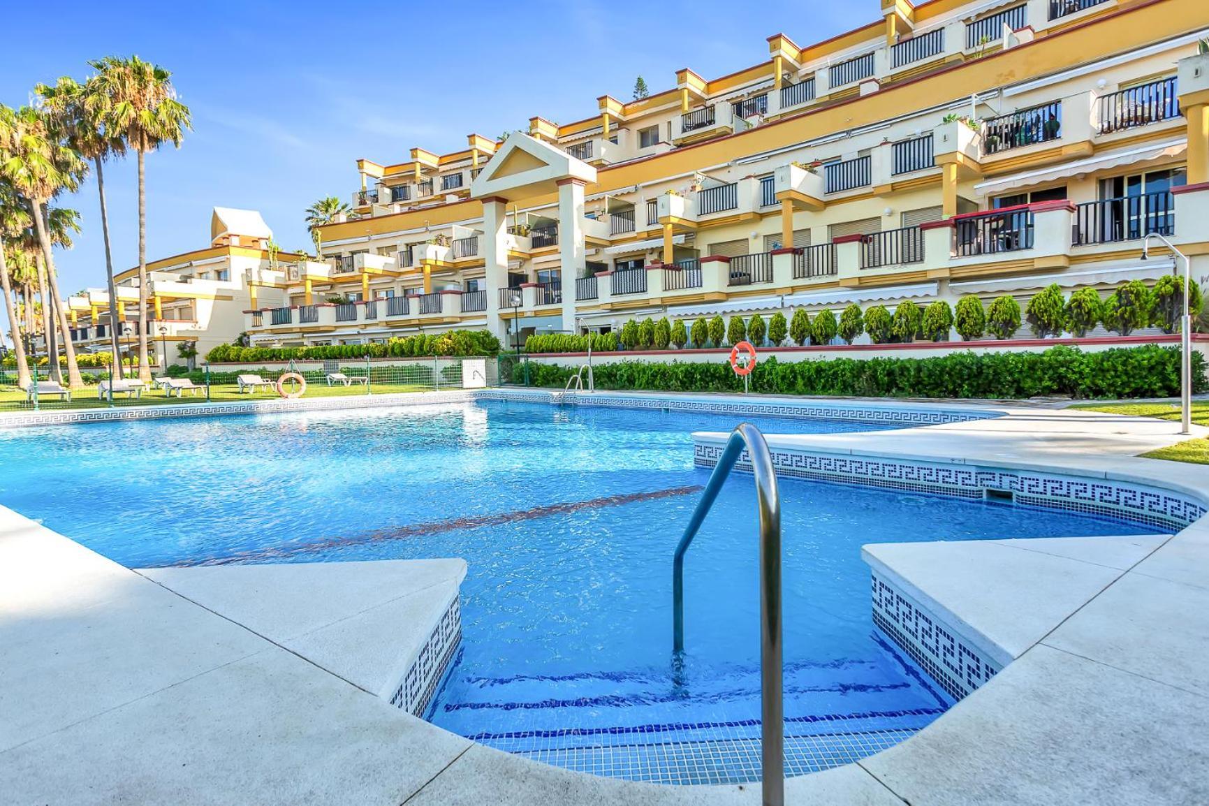 Modern Beach Apartment Romana Playa 723 In Marbella, Elviria Exterior foto